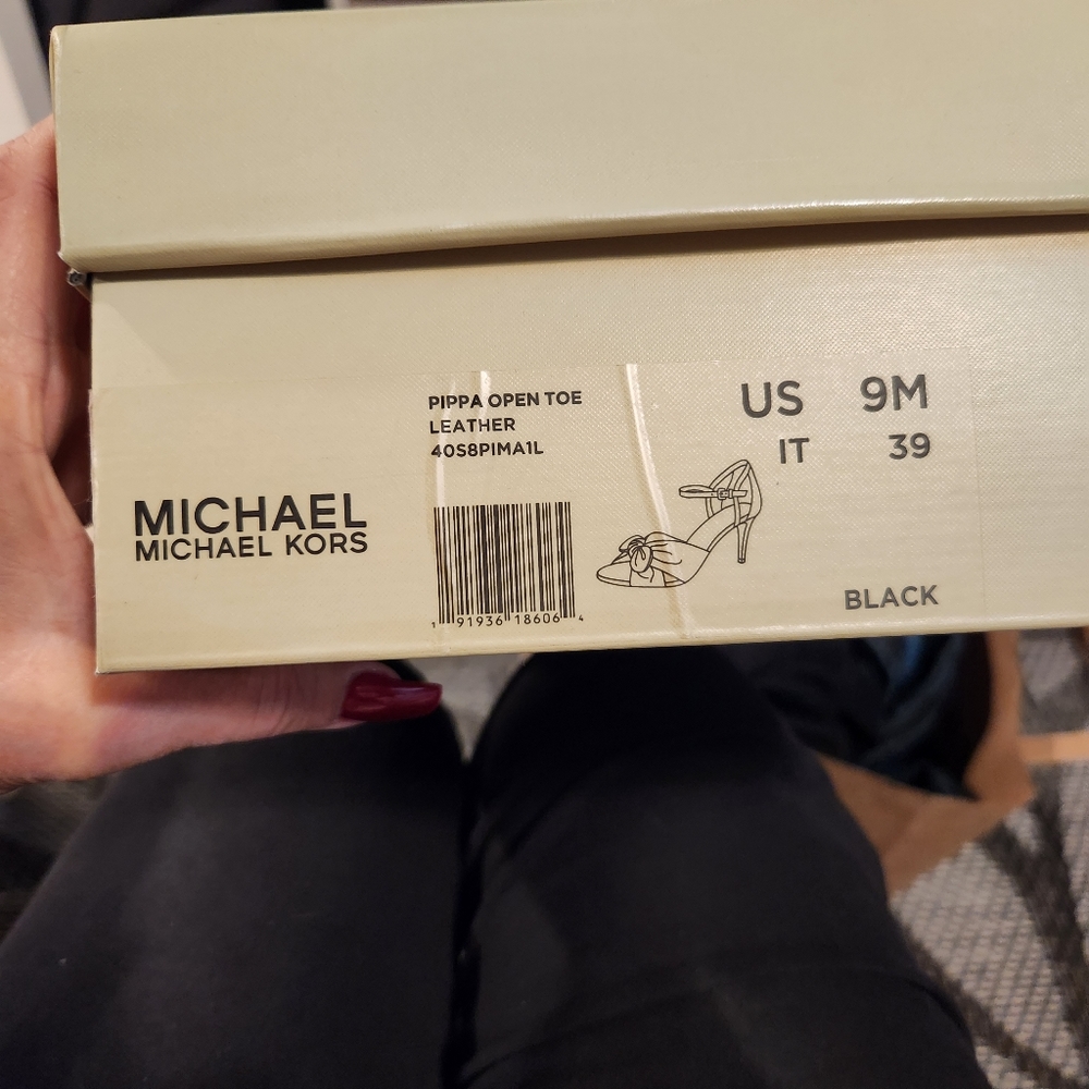 Shoes - Picture 3 of 5